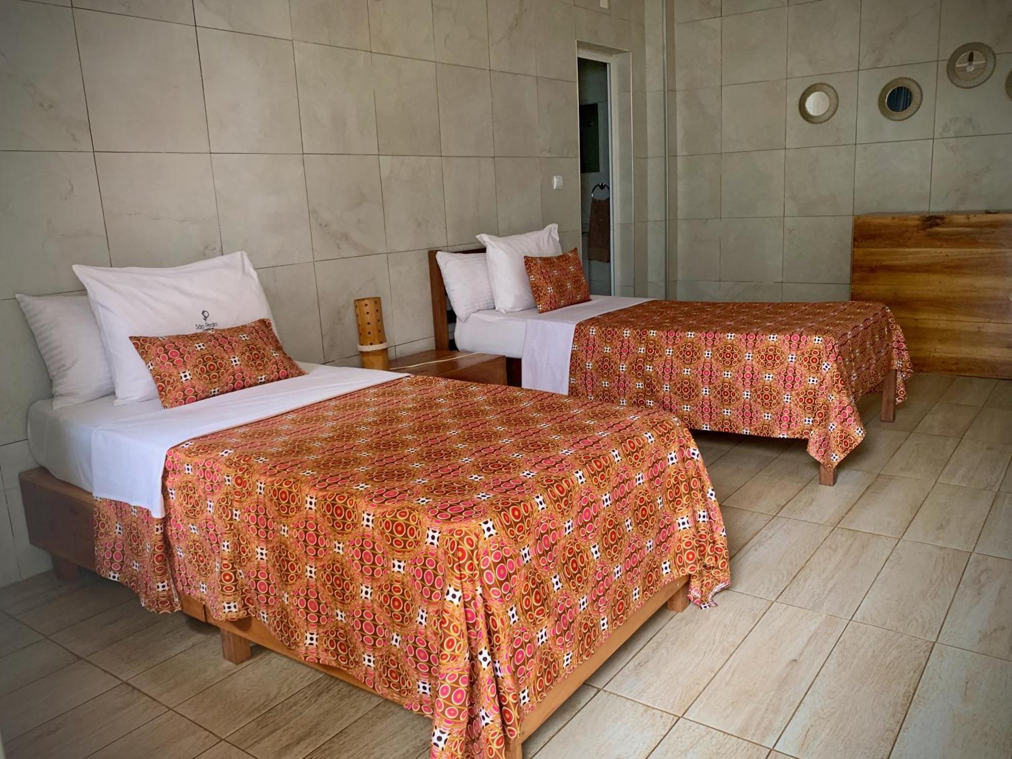 Sao Pedro Guesthouse Sao Tome Exteriör bild